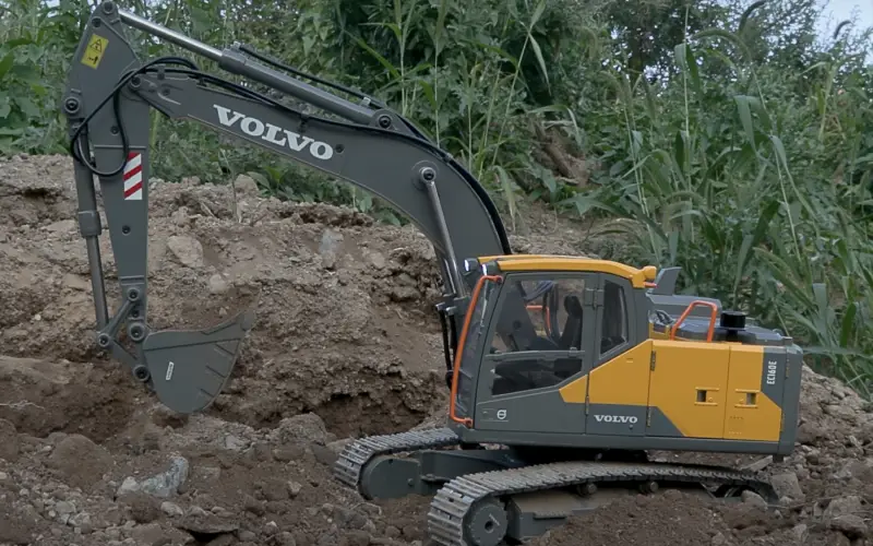 Double E Hobby E010 Volvo electric rc excavator hobby grade