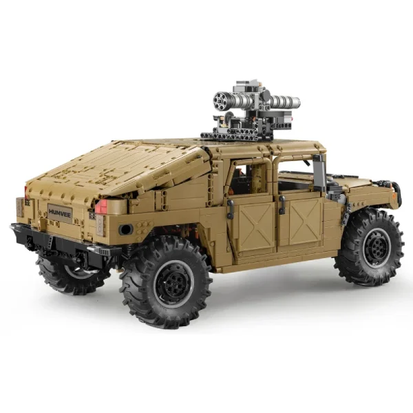 CADA C61036W humvee vehicle
