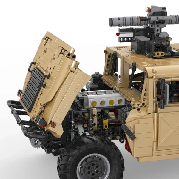 CADA humvee C61036W
