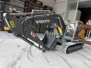 VOLVO RC EXCAVATOR DOUBLE E E010 photo review