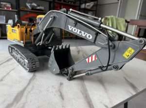 VOLVO RC EXCAVATOR DOUBLE E E010 photo review