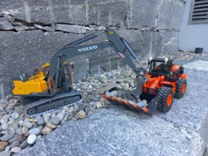 Double E E010 RC excavator